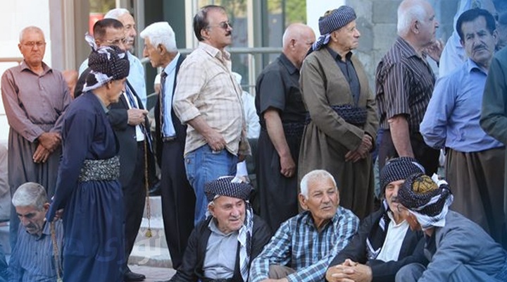 بە خۆچەماندنەوە مووچە نه‌ده‌هات