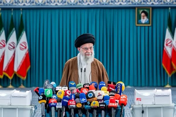 مانەوە و هێز و دەسەڵاتی کۆماری ئیسلامیی ئێران لە دونیا بەسراوە بە ئامادەبوونی گەلەکەیەوە